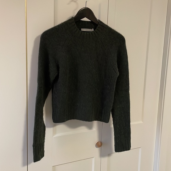 VINCE  cashmere green sweater, size small - Picture 2 of 7